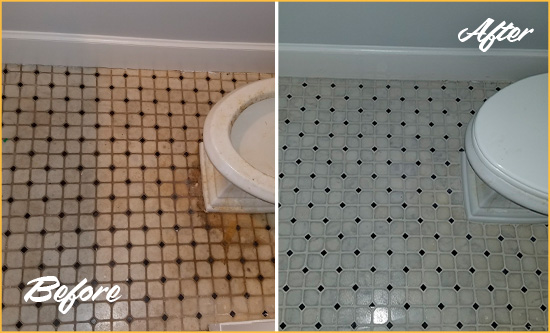 Before and After Picture of a Washington Court House Bathroom Tile and Grout Cleaned to Remove Stains