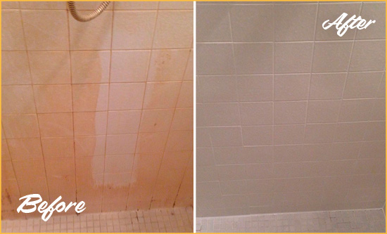 Before and After Picture of a Groveport Porcelaine Shower Cleaned to Remove Soap Scum